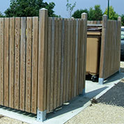 cache conteneur en bois